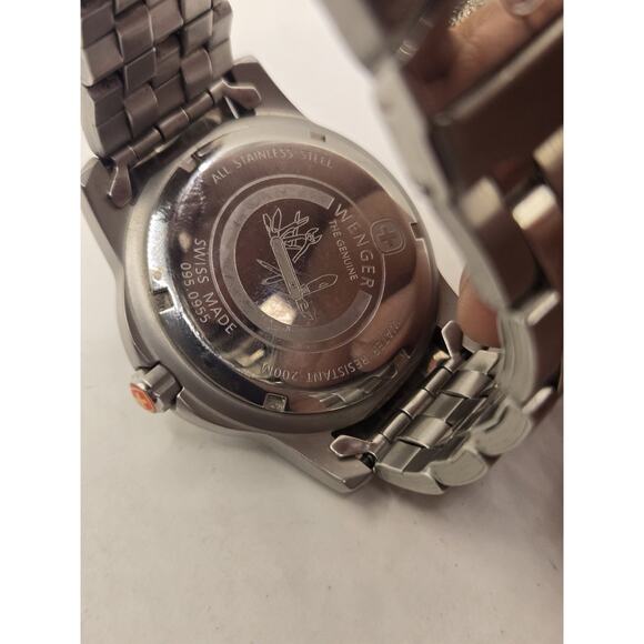 Wenger Swiss Military Men's Blue Dial Quartz 200m Dive Watch. 43mm. New Battery - Picture 12 of 14